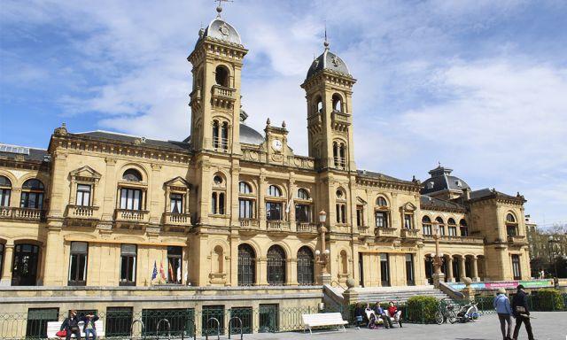Los Monumentos Más Icónicos de San Sebastián que Debes Visitar
